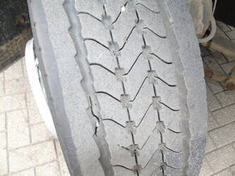 2011-volvo-fl-240-1321711-42552353