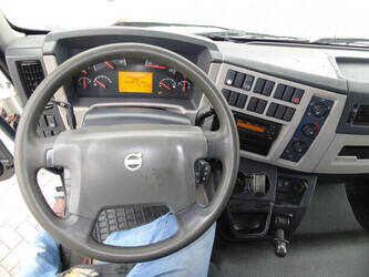 2011-volvo-fl-240-1321711-42552358