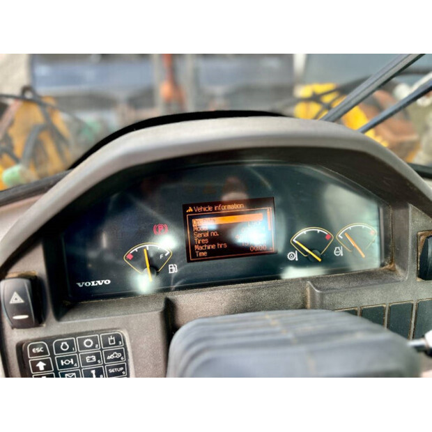 2011 Volvo L90F-42566242