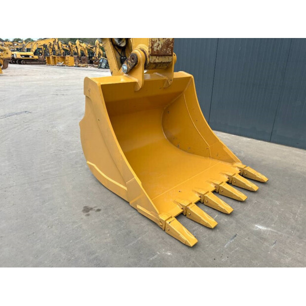 2017 Caterpillar 330FL-42579453