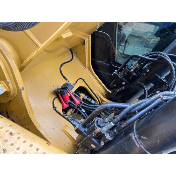 2017 Caterpillar 330FL-42579456