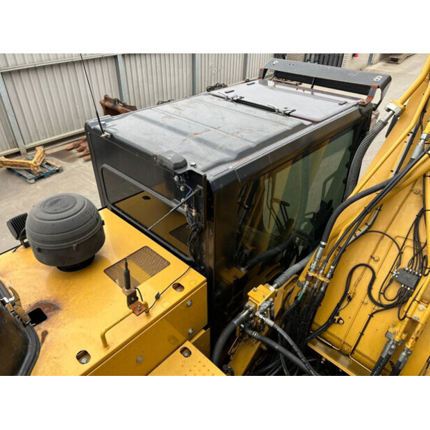 2017 Caterpillar 330FL-42579461