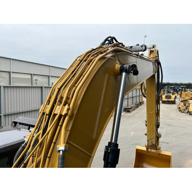 2017 Caterpillar 330FL-42579462