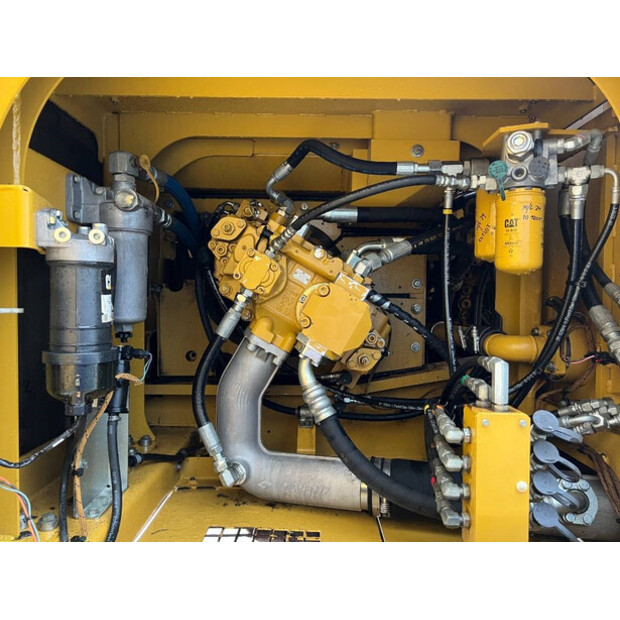 2017 Caterpillar 330FL-42579467