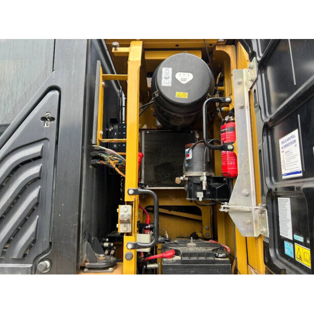 2017 Caterpillar 330FL-42579469