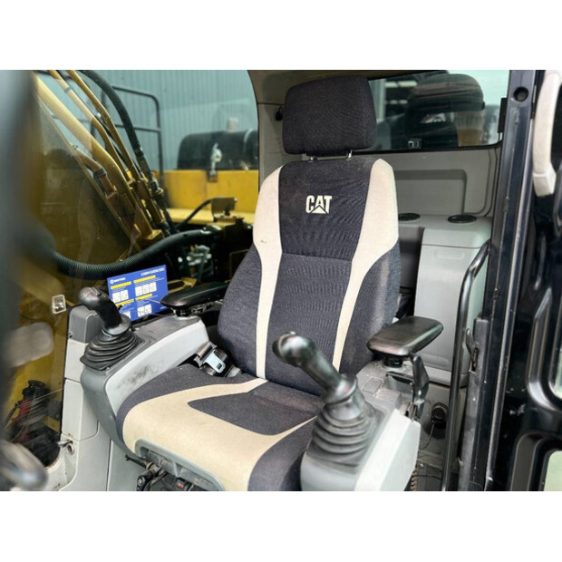 2017 Caterpillar 330FL-42579477