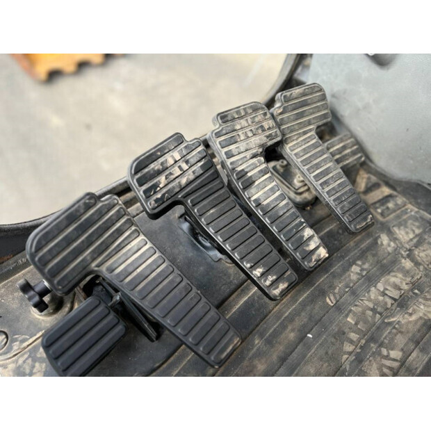 2012 Doosan DX235LCR-42579639