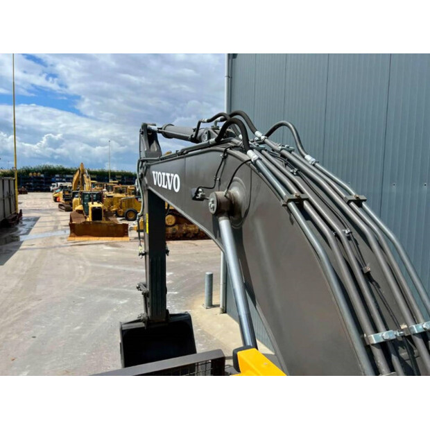 2025 Volvo EC210-42579740