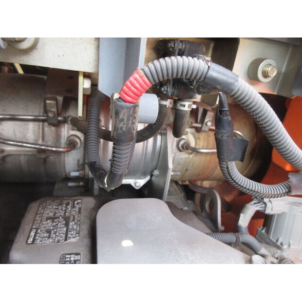 2015 Hitachi ZX135US-5B-42581512