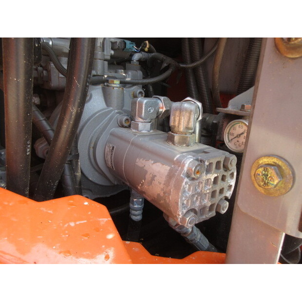 2015 Hitachi ZX135US-5B-42581616
