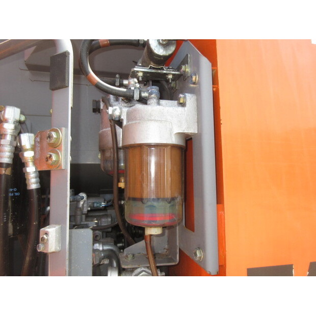 2015 Hitachi ZX135US-5B-42581618