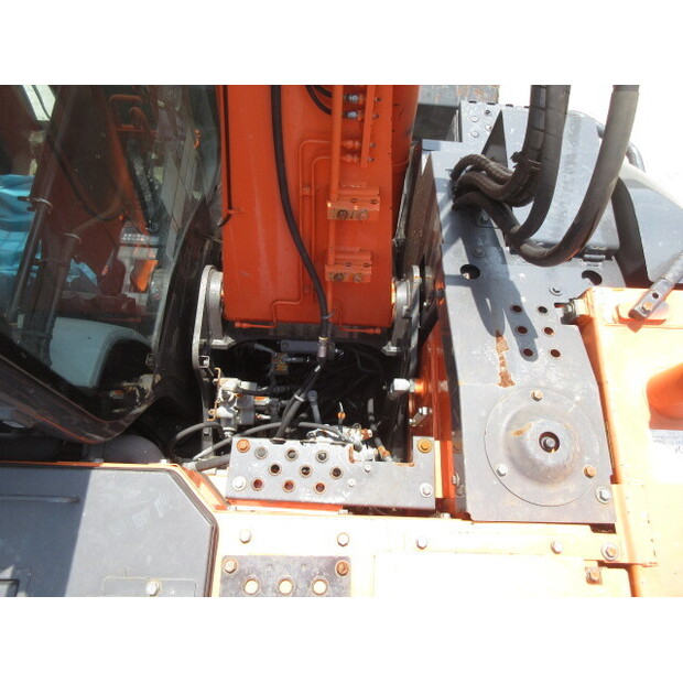 2015 Hitachi ZX135US-5B-42581624