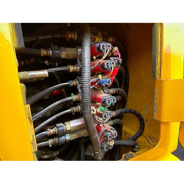 2006 كوماتسو PC138US-2E1-42581761