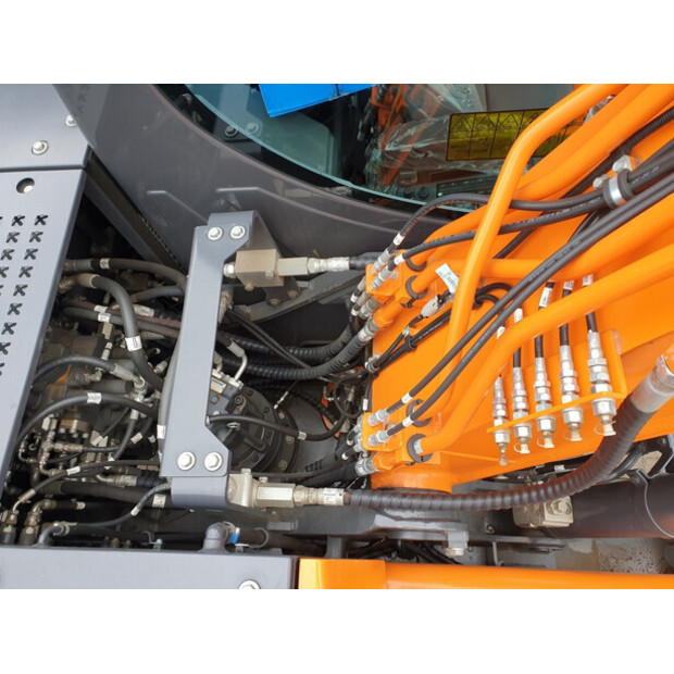 2023 ديفيلون DX140LC-42581960