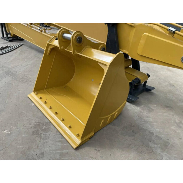 2025 Caterpillar 320D-42582742