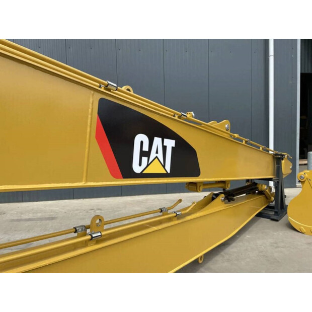 2025 Caterpillar 320D-42582750