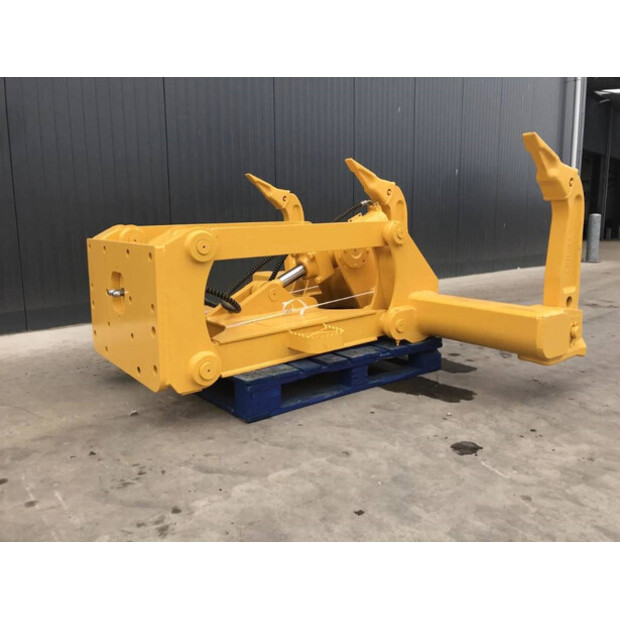 2025 Komatsu D71-42583754