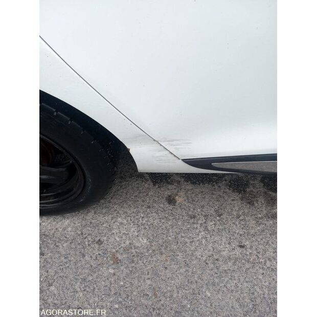 2016 Renault Clio-42598683