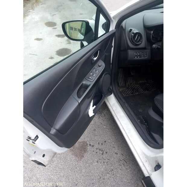 2016 Renault Clio-42598684