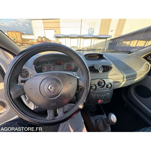 2006 Renault Clio-42598771