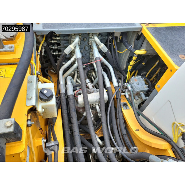 2016 ليبهير R922LC-42600062