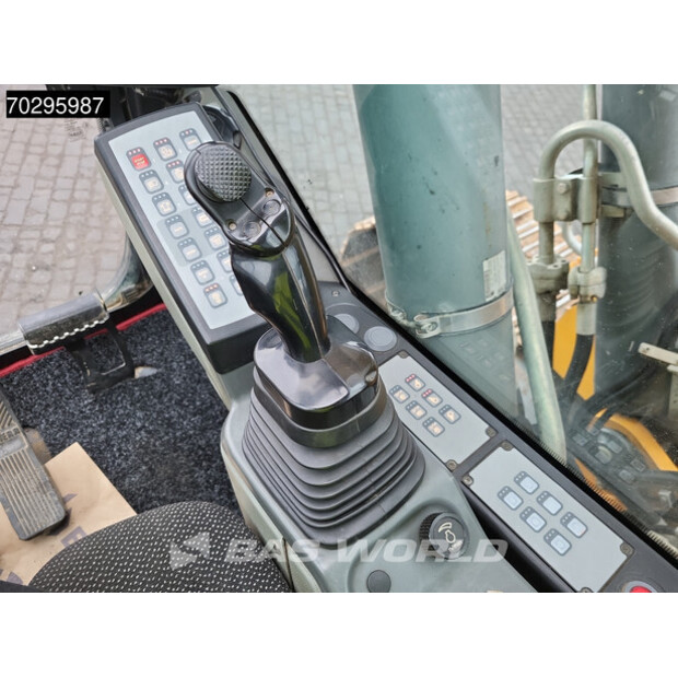 2016 ليبهير R922LC-42600076