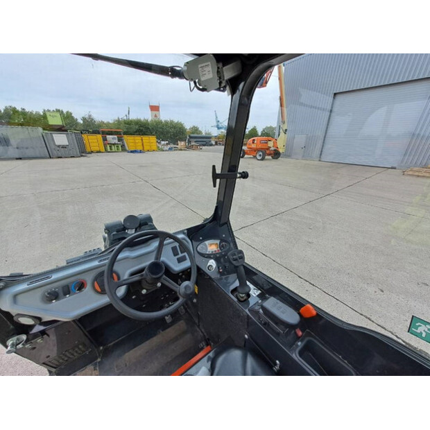 2021 بوبكات L28-42601142