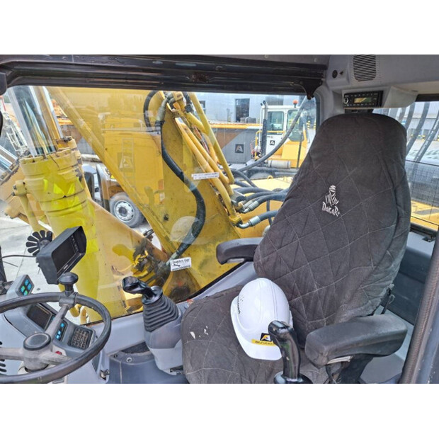 2005 Komatsu PW 200-7H-42601179