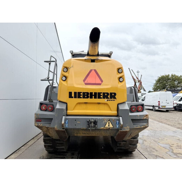 2017 ليبهير L550-42601462