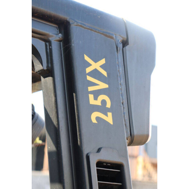 2017 Yale GLP25VXE2170-42604001