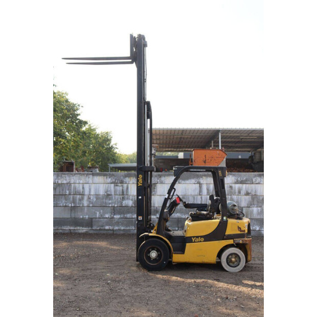 2017 Yale GLP25VXE2170-42604018