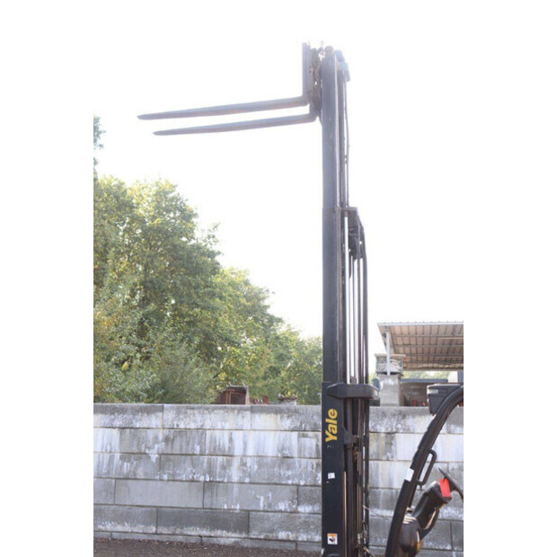 2017 Yale GLP25VXE2170-42604020