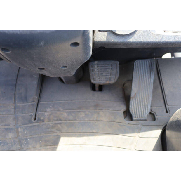 2011 Doosan B15T-5-42604450