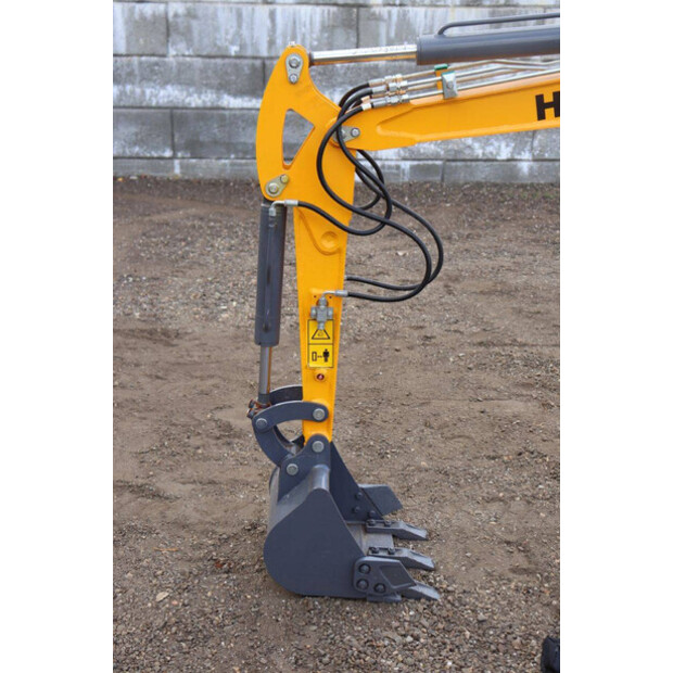 2022 Hytec XV10B-42604725