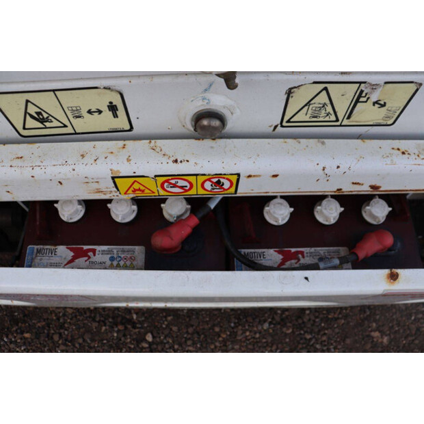 2015 جيه ال جي 1930ES-42605243