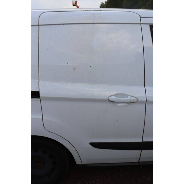 Ford Transit Courier-42605710
