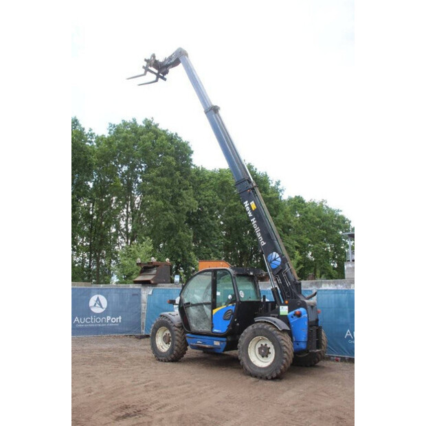 New Holland LM425-42605981