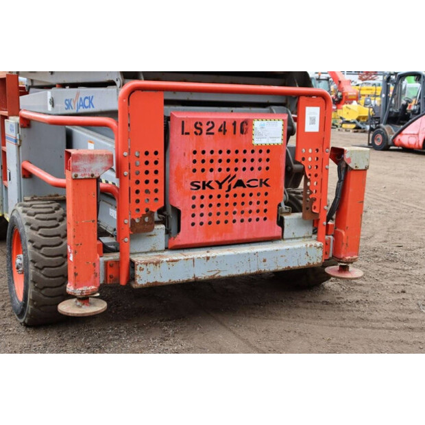 2009 سكايجاك SJ8841-42606579