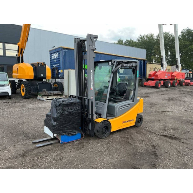 2019 Jungheinrich EFG320-42607532