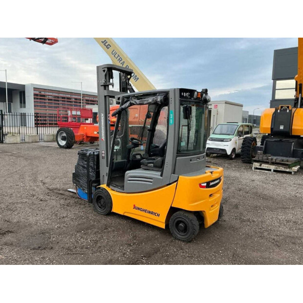 2019 Jungheinrich EFG320-42607533