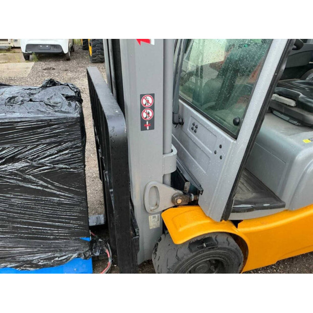 2019 Jungheinrich EFG320-42607561