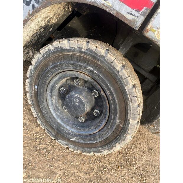 2011 نيسان P1D1A18LQ-42620958