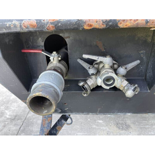 2004 Atlas-Copco XAHS 186 DD - N-42622660