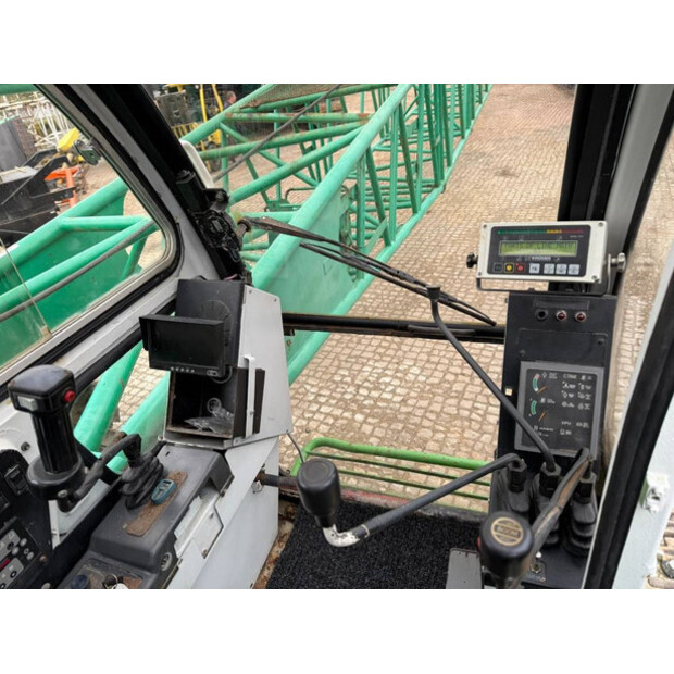 1996 KOBELCO BM700-42625804