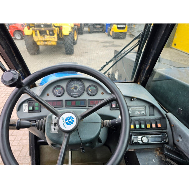 2004 New Holland LM435A-42625850