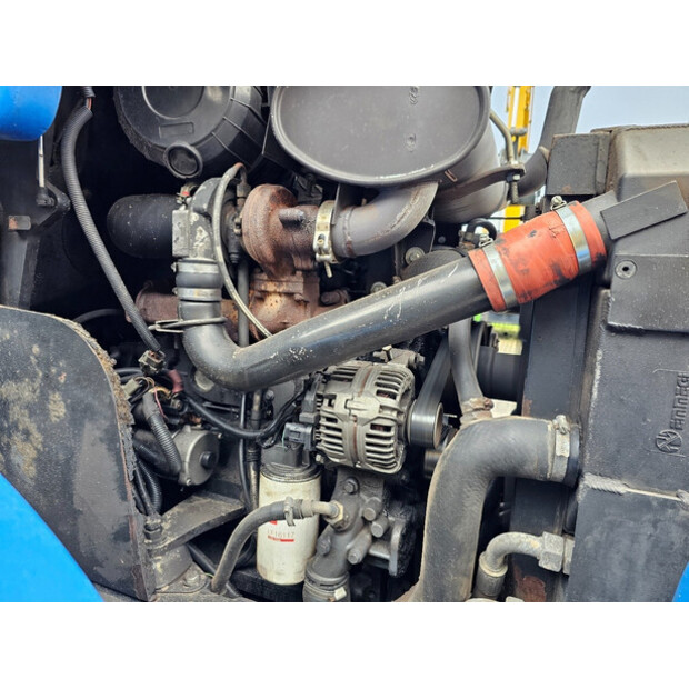 2004 New Holland LM435A-42625854
