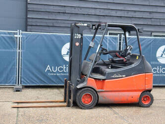 Image de CHARIOTS ÉLÉVATEURS 2006 Linde E30