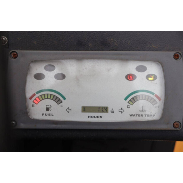 2022 UN FD25T-42640450