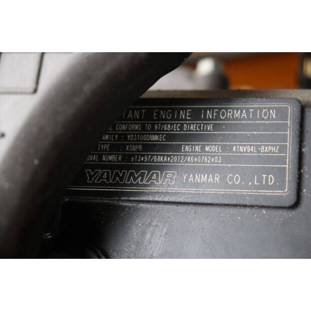 2022 UN FD25T-42640457