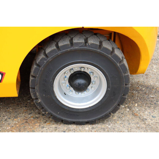 2020 UN FD30T-NJS1-42640479